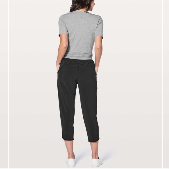 ❤️ Lululemon Final Play Crop Pant *23" in Black B22 - Picture 4 of 13